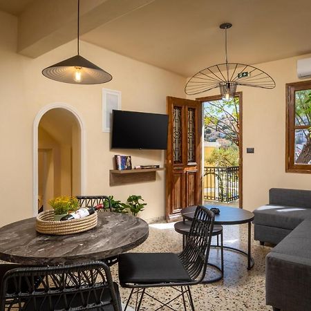 Townhall Apartment Symi Exterior foto